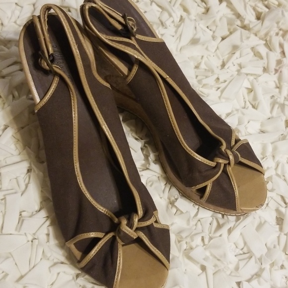 Wedge - Picture 1 of 1